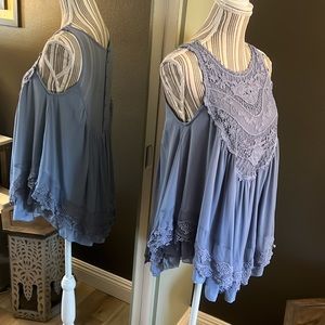 Go Fish, blue tunic, sleeveless lace & mesh, cozy, size small.